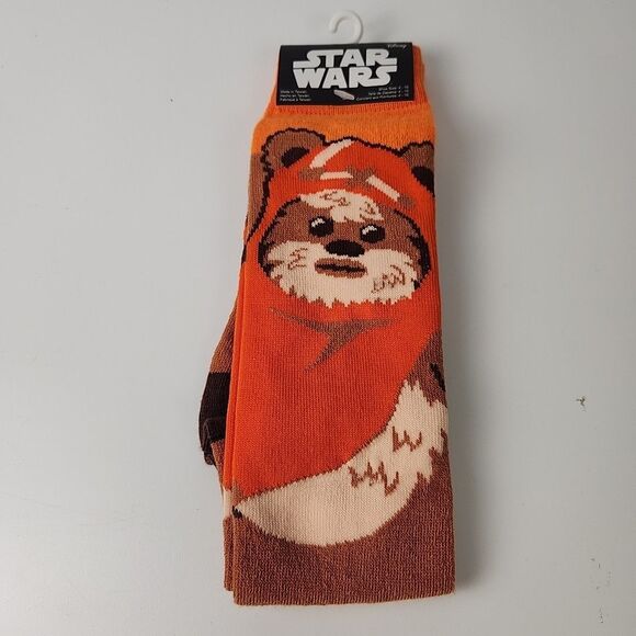 New Disney Star Wars Wicket Ewok Crew Socks Shoe Size 4 - 10 Adult - Picture 1 of 6